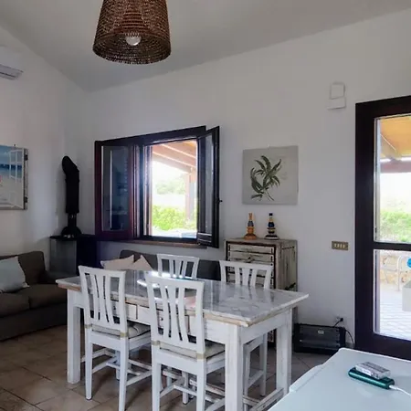 Hibiscus Villa *